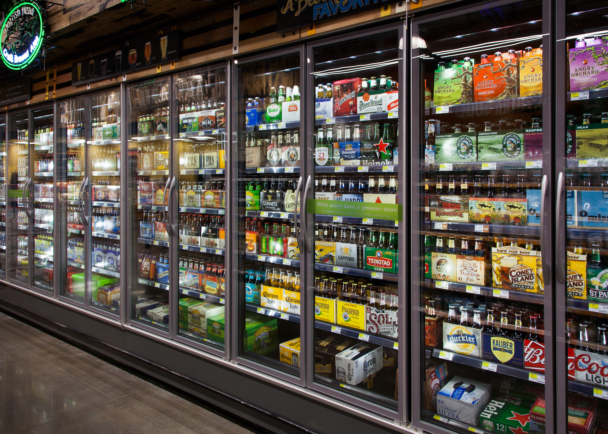 6RBLH-display-case-photo-beverage-infinity-90-french-doors.jpg