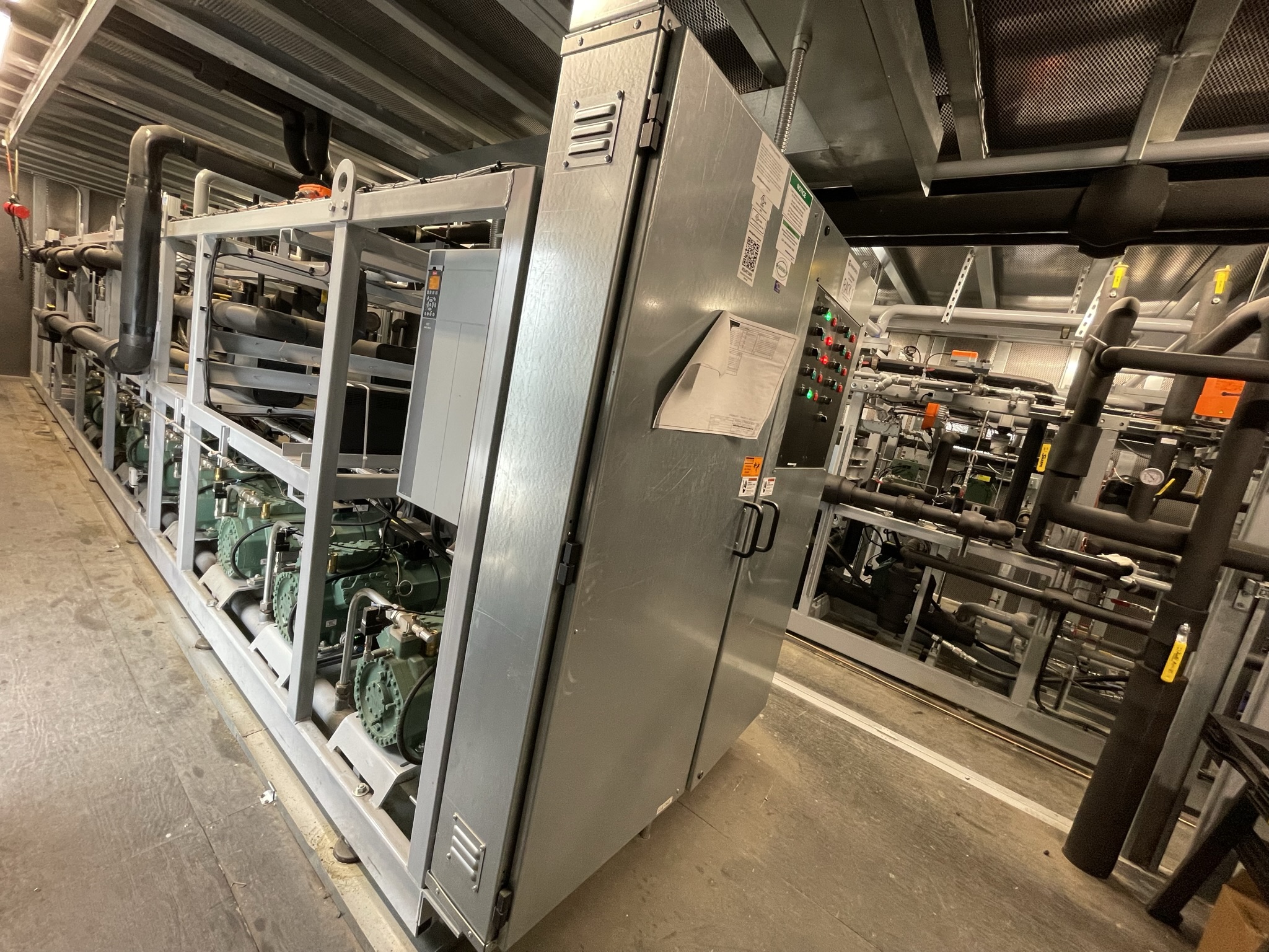advansorultra-CO2-booster-industrial-systems-photo-1.JPEG